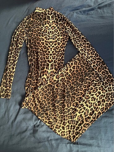 Uzun leopar elbise