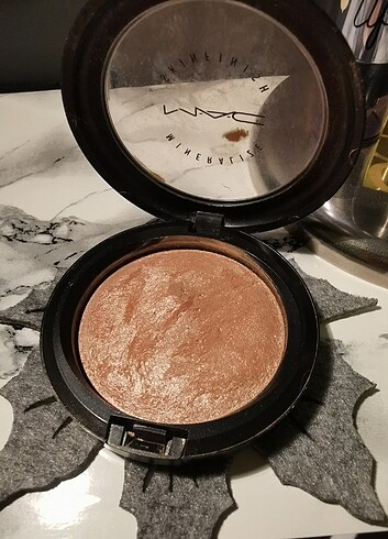 Beden Renk Mac soft and gentle aydınlatıcı 