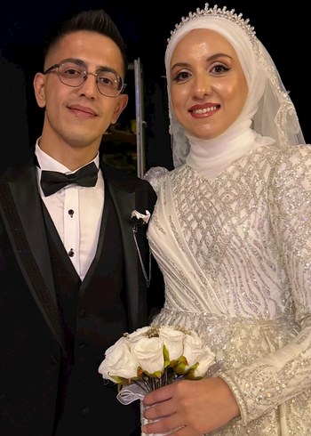 işlemeli Uzun Kollu kırık beyaz gelinlik