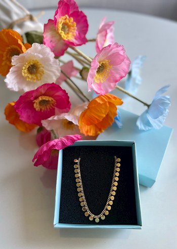 Pullu gold kolye
