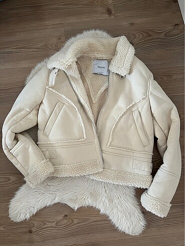 BERSHKA biker mont
