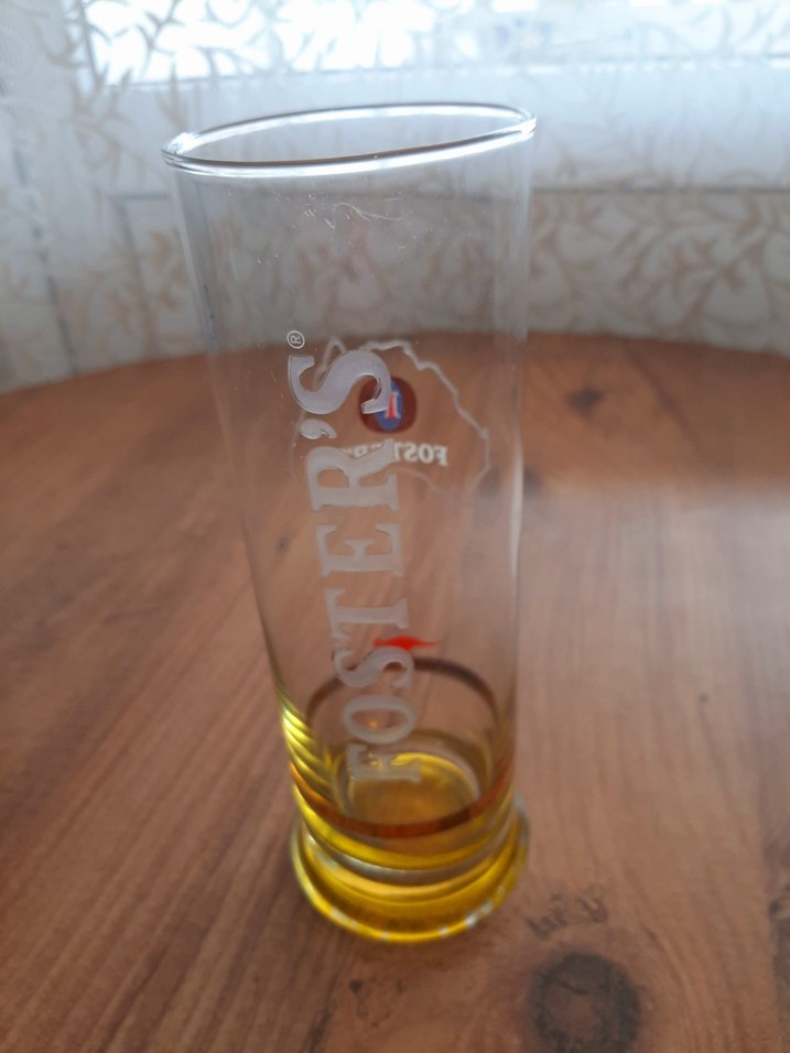 Foster's Renkli Altlıklı Bira bardağı - Görsel 4