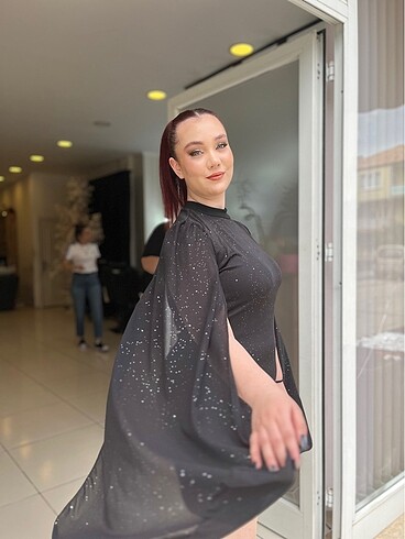 Şık parıltılı mini elbise