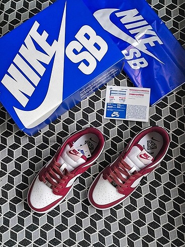 39 Beden çeşitli Renk NİKE DUNK LOW BORDO SİYAH