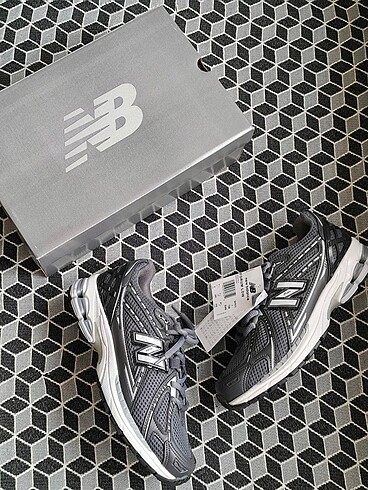 NEW BALANCE 1906