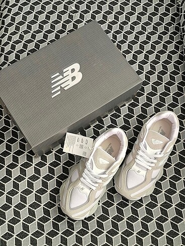 NEW BALANCE 9060 KREM BUZ BEYAZ