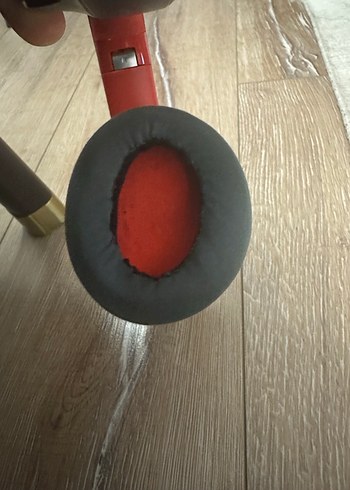 Anker Q10 kulaklık pedleri yırtık değildir.çok temiz ve mükemmel - Görsel 3