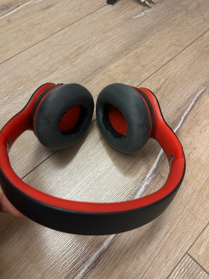 Anker Q10 kulaklık pedleri yırtık değildir.çok temiz ve mükemmel - Görsel 5