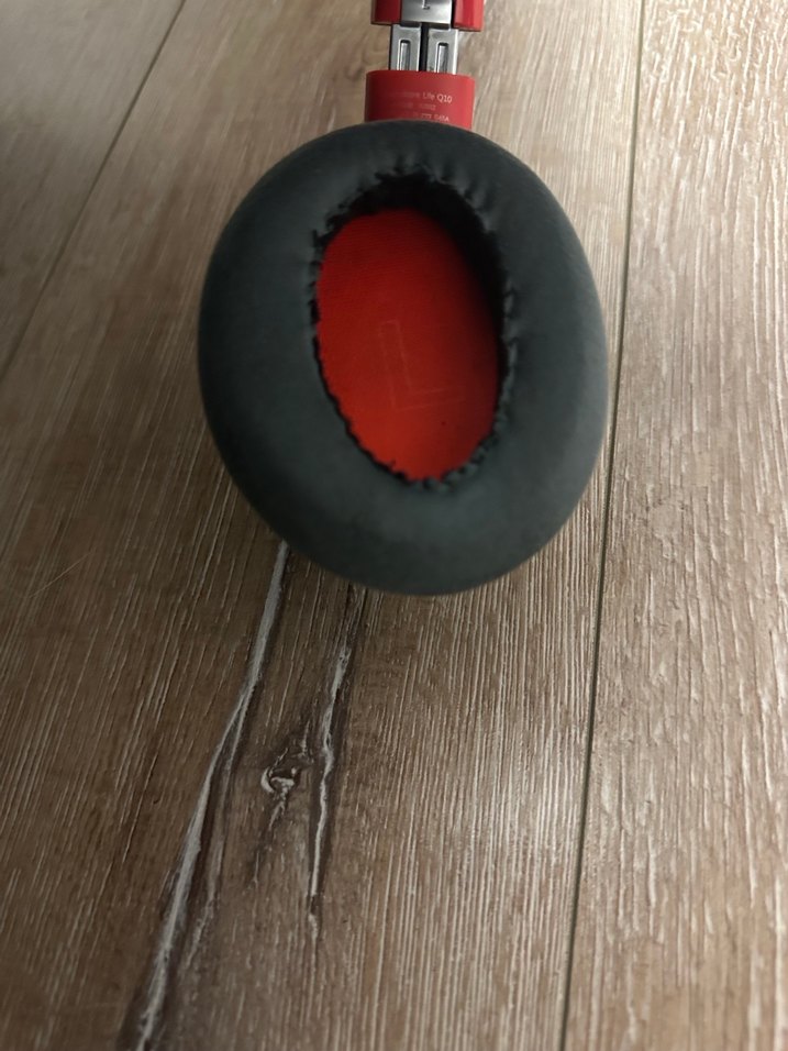 Anker Q10 kulaklık pedleri yırtık değildir.çok temiz ve mükemmel - Görsel 2