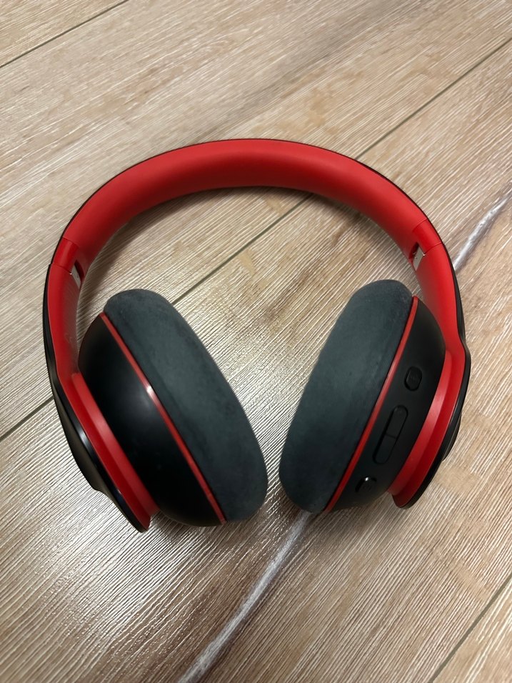 Anker Q10 kulaklık pedleri yırtık değildir.çok temiz ve mükemmel - Görsel 4