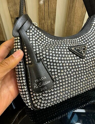 Prada Prada kol çantası