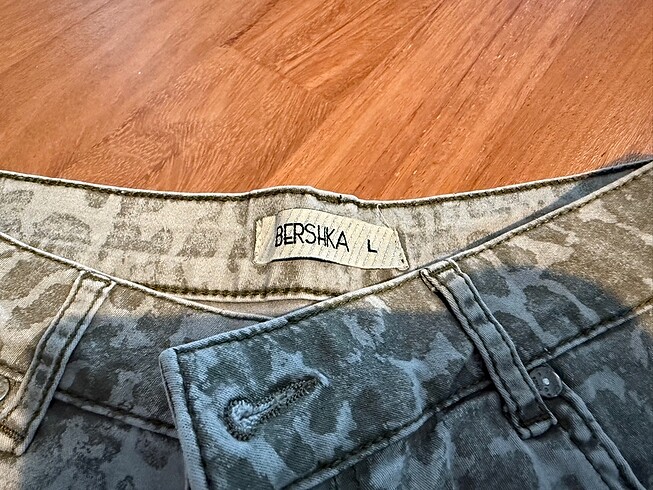 Bershka Kot mini şort