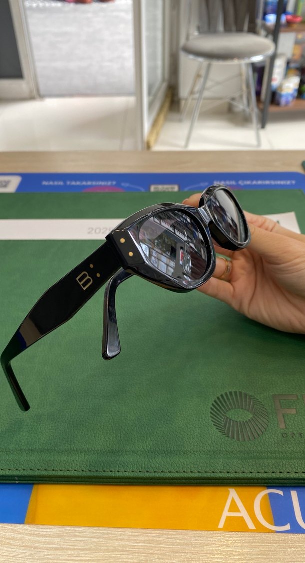 Şeffaf Siyah Retro Gözlük - Görsel 5