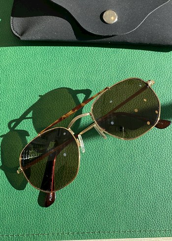 Parlak Altın Rengi Retro Kadın Güneş Gözlüğü - Görsel 2