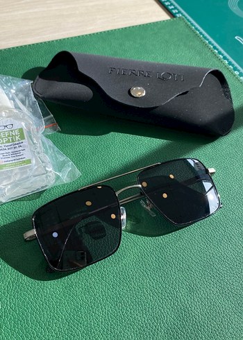 Parlak Yeşil Minimalist Kadın Güneş Gözlüğü - Görsel 2