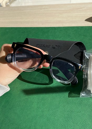 Şeffaf Siyah Kadın Gözlüğü - Fierre - Görsel 3