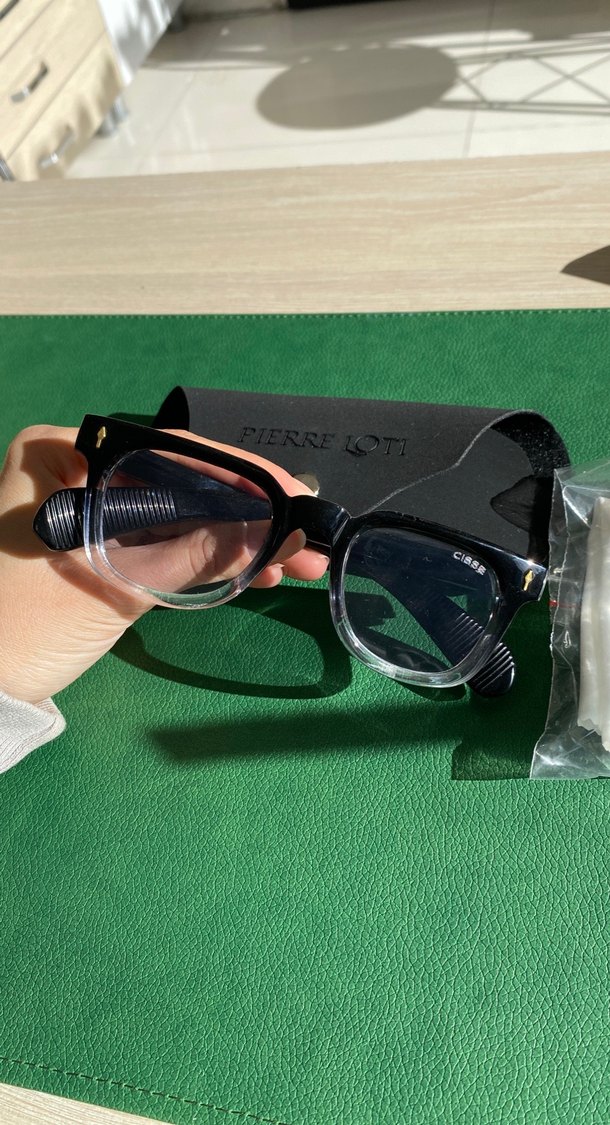 Şeffaf Siyah Kadın Gözlüğü - Fierre - Görsel 3