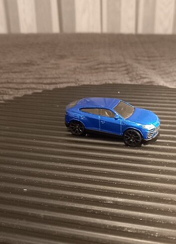 Beden Renk Lamborghini urus açıklamayı oku