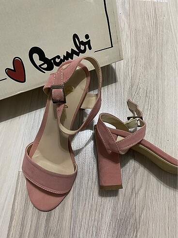 Bambi toz pembe topuklu ayakkabı