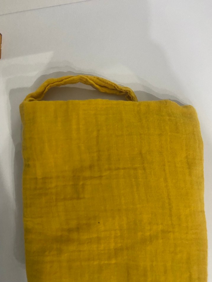 Sarı Bebek Emzirme Örtüsü - Görsel 3