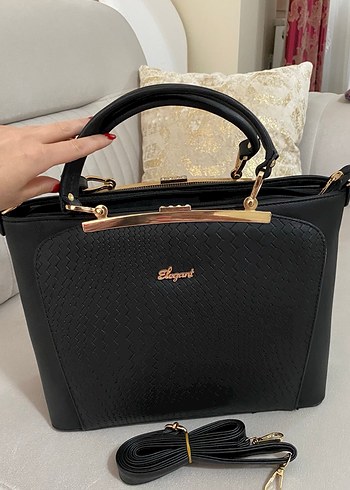 Siyah Parlak Deri Yılan Baskılı Kadın Çanta