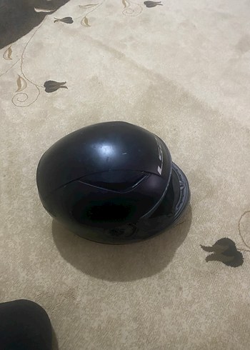 Minimalist Siyah LS2 Motosiklet Kaskı - Görsel 4