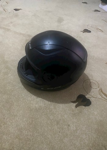 Minimalist Siyah LS2 Motosiklet Kaskı - Görsel 2