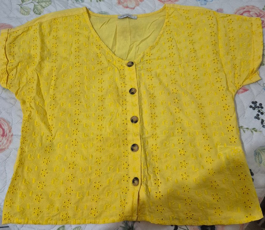 Sarı Nakışlı Düğmeli Kadın Bluz - Görsel 2