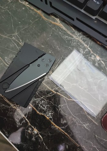 Diğer Katlanabilir Siyah Kart Bıçağı