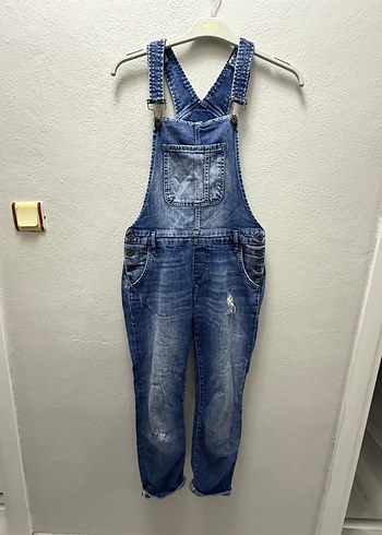 Mavi düğmeli normal kesim kadın tulum. - Görsel 4