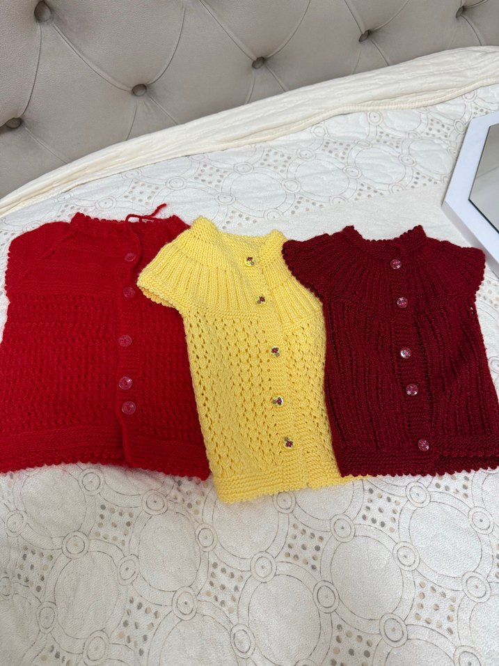 Kızlar için Nakışlı Renkli Örgü Yelek - Görsel 2