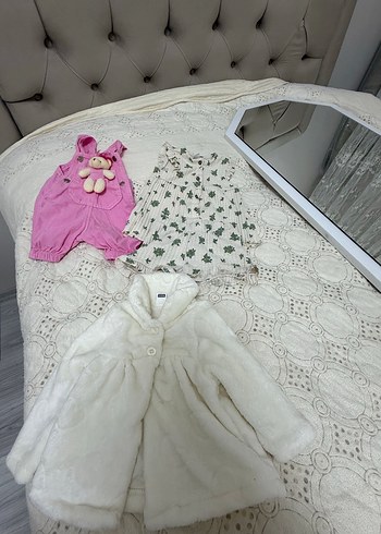 Kapüşonlu Beyaz Kürklü Kız Çocuk Kaban - Görsel 4