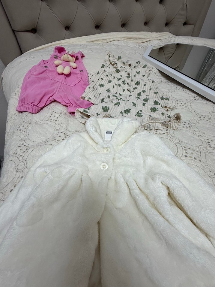 Kapüşonlu Beyaz Kürklü Kız Çocuk Kaban - Görsel 3