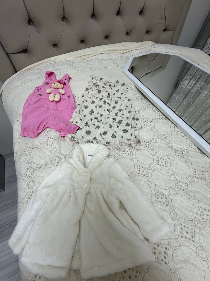 Kapüşonlu Beyaz Kürklü Kız Çocuk Kaban - Görsel 4