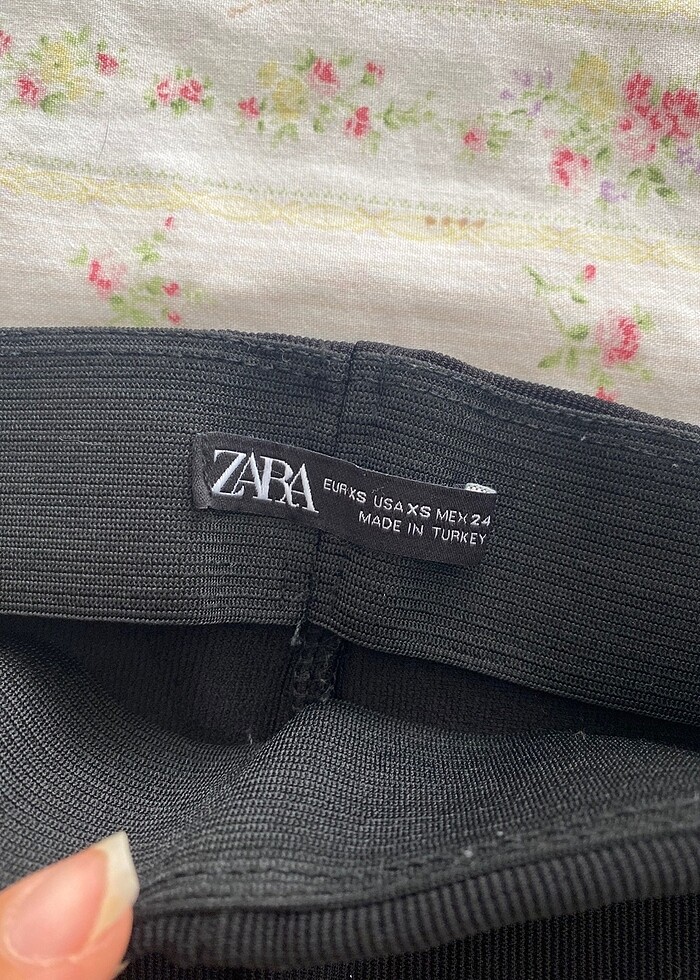 zara beli lastikli tayt şort - Görsel 3
