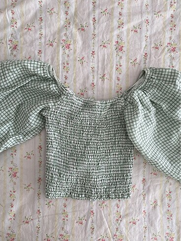 balon kol omzu açık kareli bluz - Görsel 4