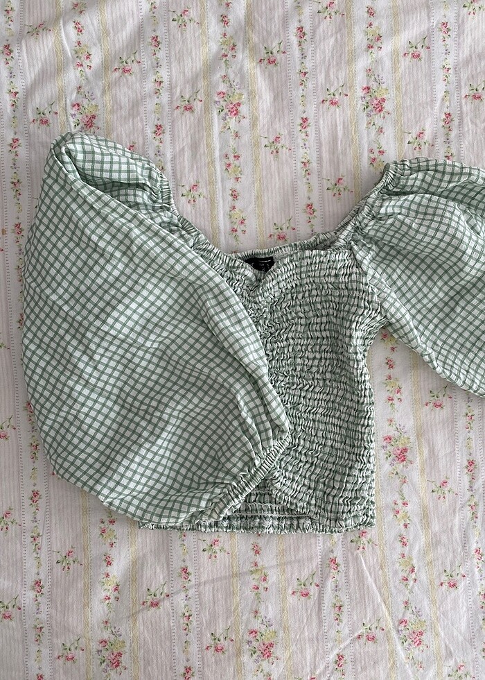 balon kol omzu açık kareli bluz - Görsel 2