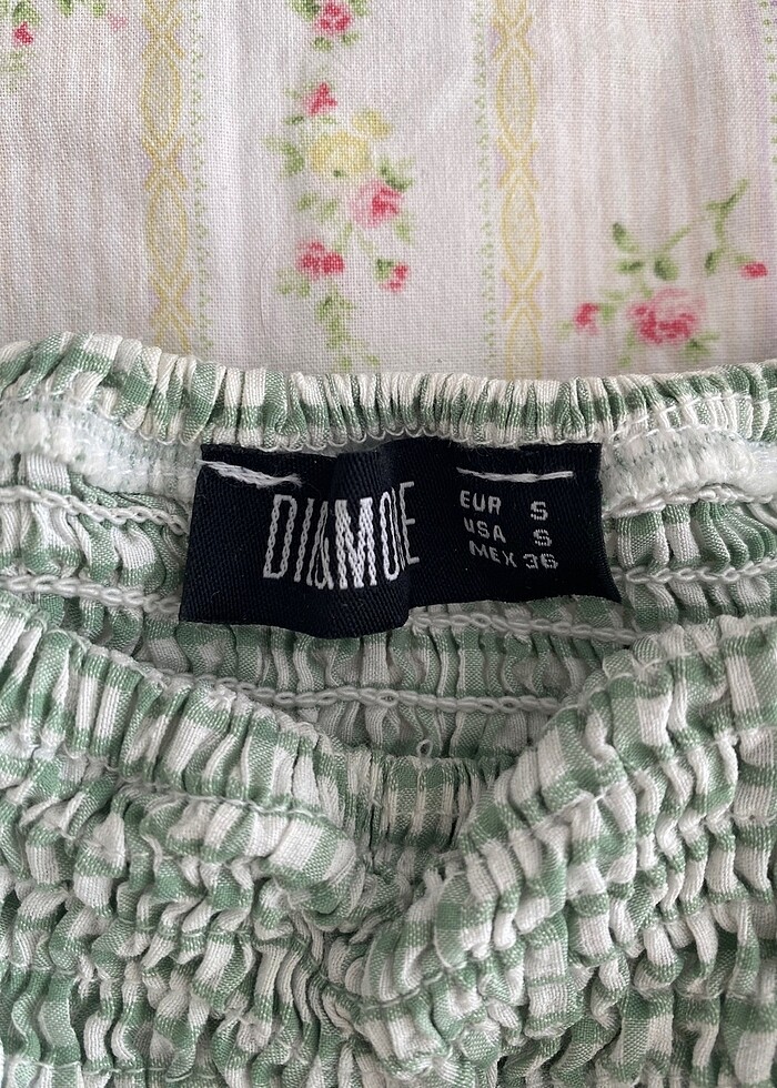 balon kol omzu açık kareli bluz - Görsel 3