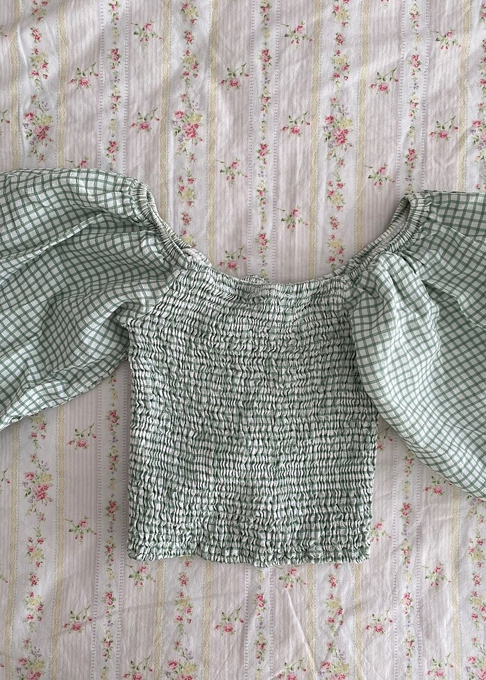 balon kol omzu açık kareli bluz - Görsel 4