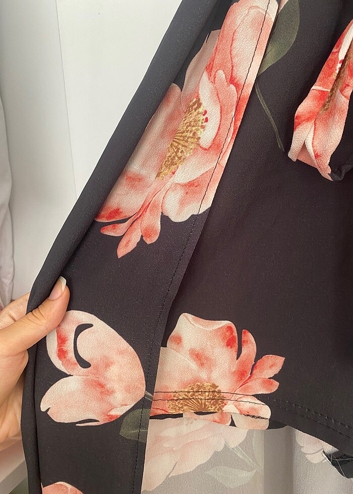 şortlu arkası etek çiçekli şifon abiye - Görsel 3