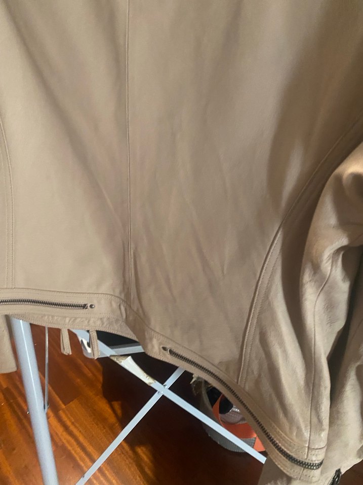 Zincir Detaylı Bej Deri Kadın Ceket - Görsel 2