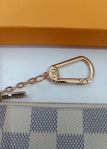 Beden Louis Vuitton bozuk para cüzdanı ve anahtarlık