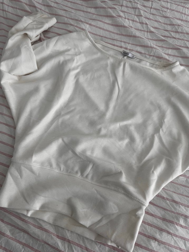 Belden dar omzu dusuk beyaz kazak - Görsel 2