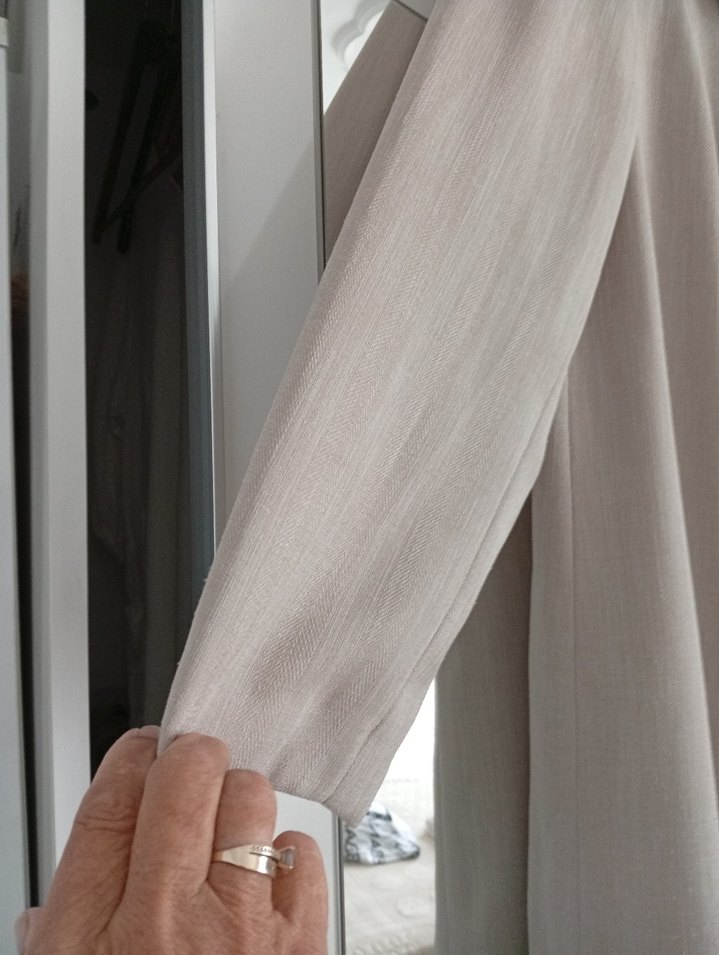 Düğmeli Bej Kadın Uzun Keten ceket - Görsel 5