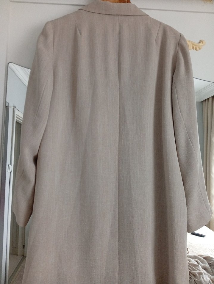 Düğmeli Bej Kadın Uzun Keten ceket - Görsel 3