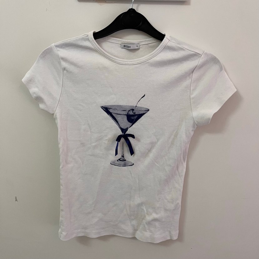 Gri Fiyonk Detaylı Beyaz Kadın Tişört - Görsel 4