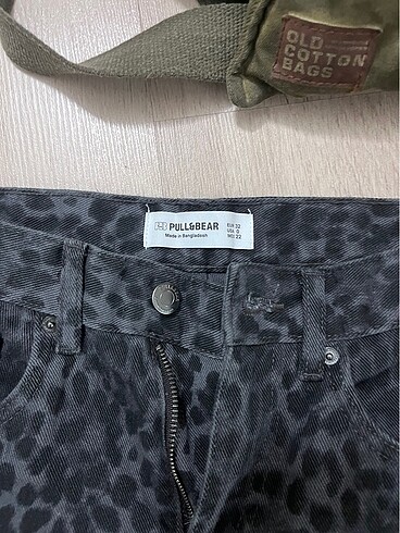 Pull and Bear gri leoparlı pantolon