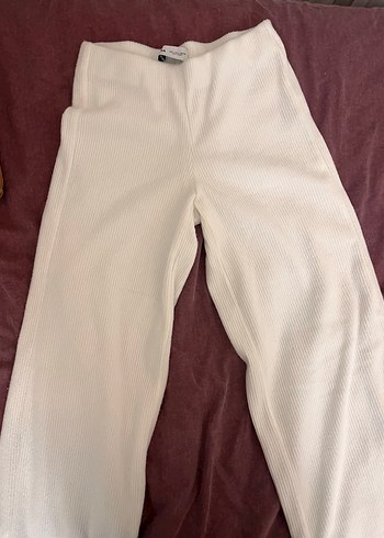 Beyaz bershka 
Kadın Midi Kumaş Pantolon - Görsel 3