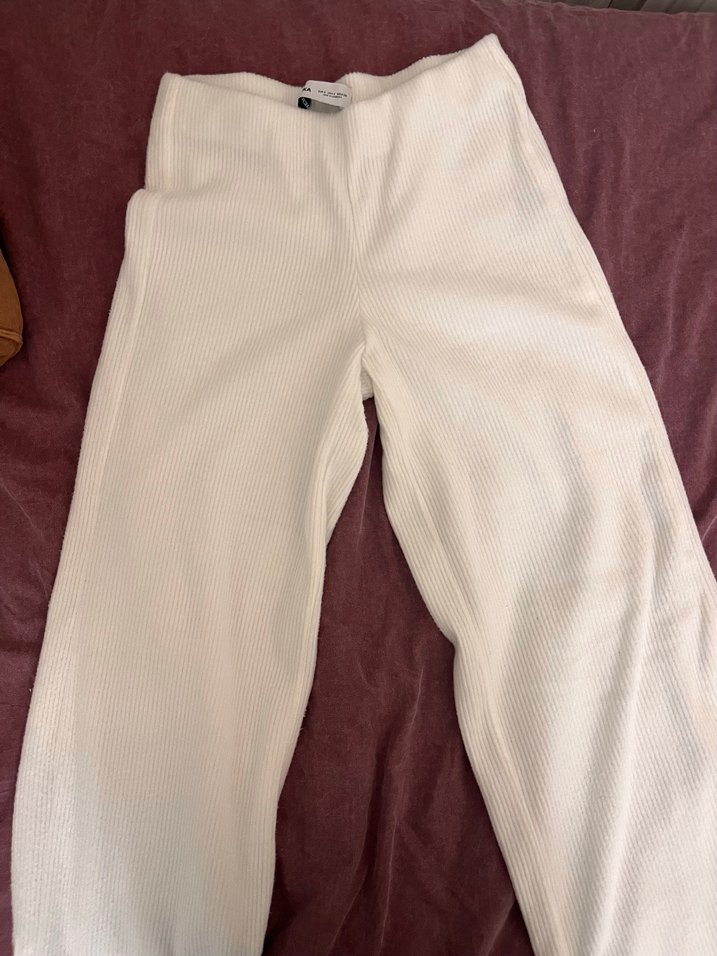 Beyaz bershka 
Kadın Midi Kumaş Pantolon - Görsel 3