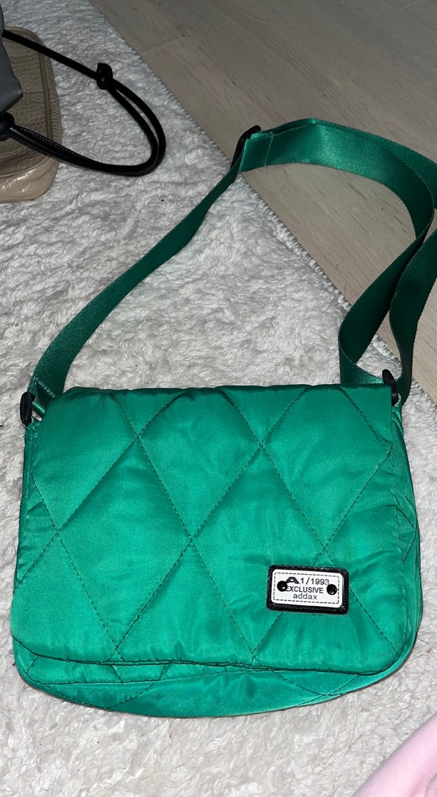 Yeşil Tokalı Kadın Omuz Çantası - Görsel 2